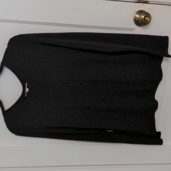 Ya Los Angeles Black Long Sleeved Top with Ruffle Design in Back - Picture 3 of 3